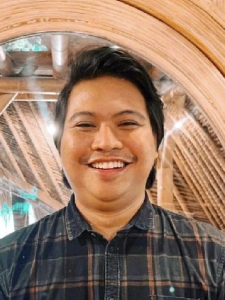 Aris Saputra